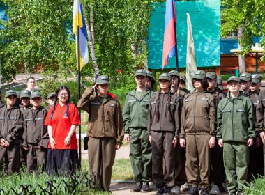 Филиал Центра «ВОИН» в Бурятии открыл смены «Время юных героев» в День России