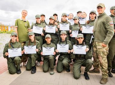 Курсанты Центра «ВОИН» из шести регионов поздравили россиян с Днём молодёжи