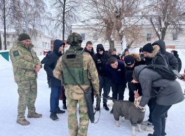 В региональных отделениях Центра «ВОИН» поздравили защитников Отечества