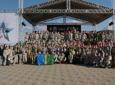 Джеф Монсон пришел на мастер-класс к волгоградским курсантам в футболке с «говорящей» надписью
